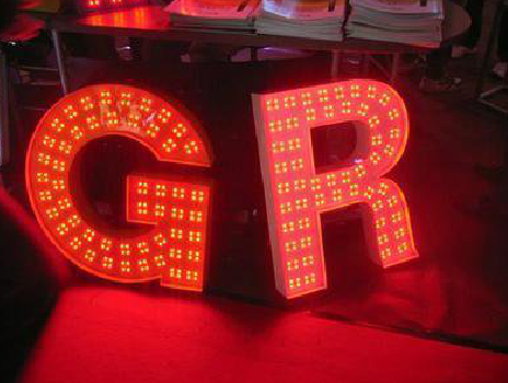 富顺LED发光字常见的安装误区。