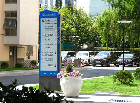 富顺哪些因素影响宣传栏的制作？